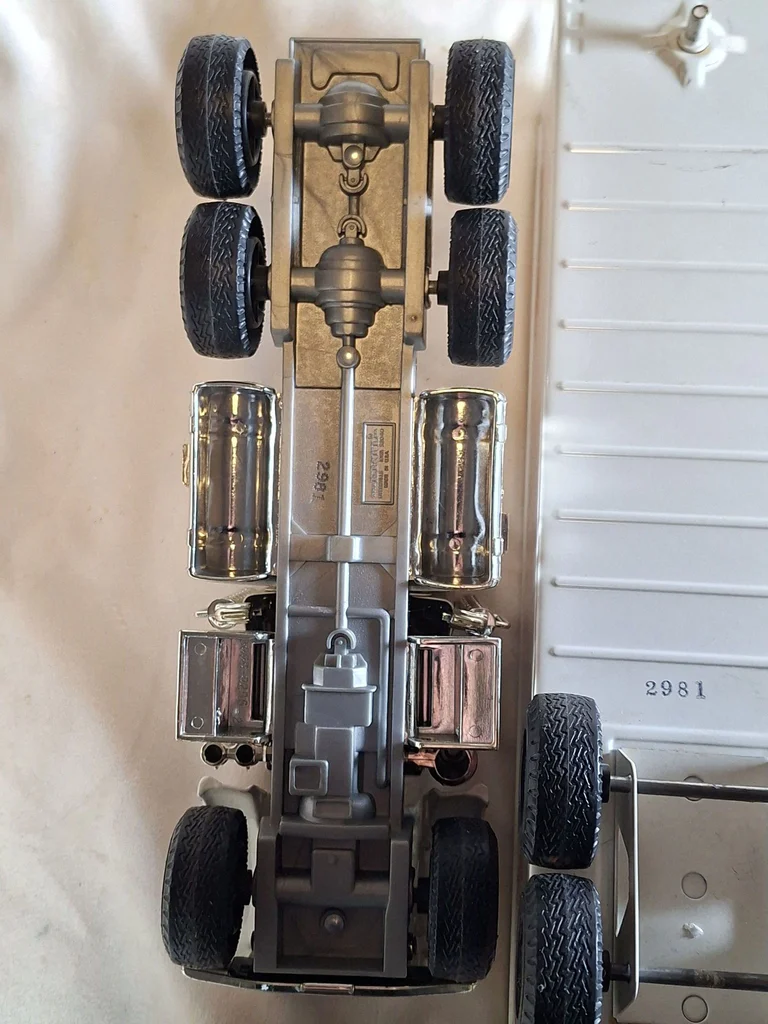 VINTAGE ERTL Nash Finch Company Toy Semi Truck and Trailer, METAL - image 9 of 11