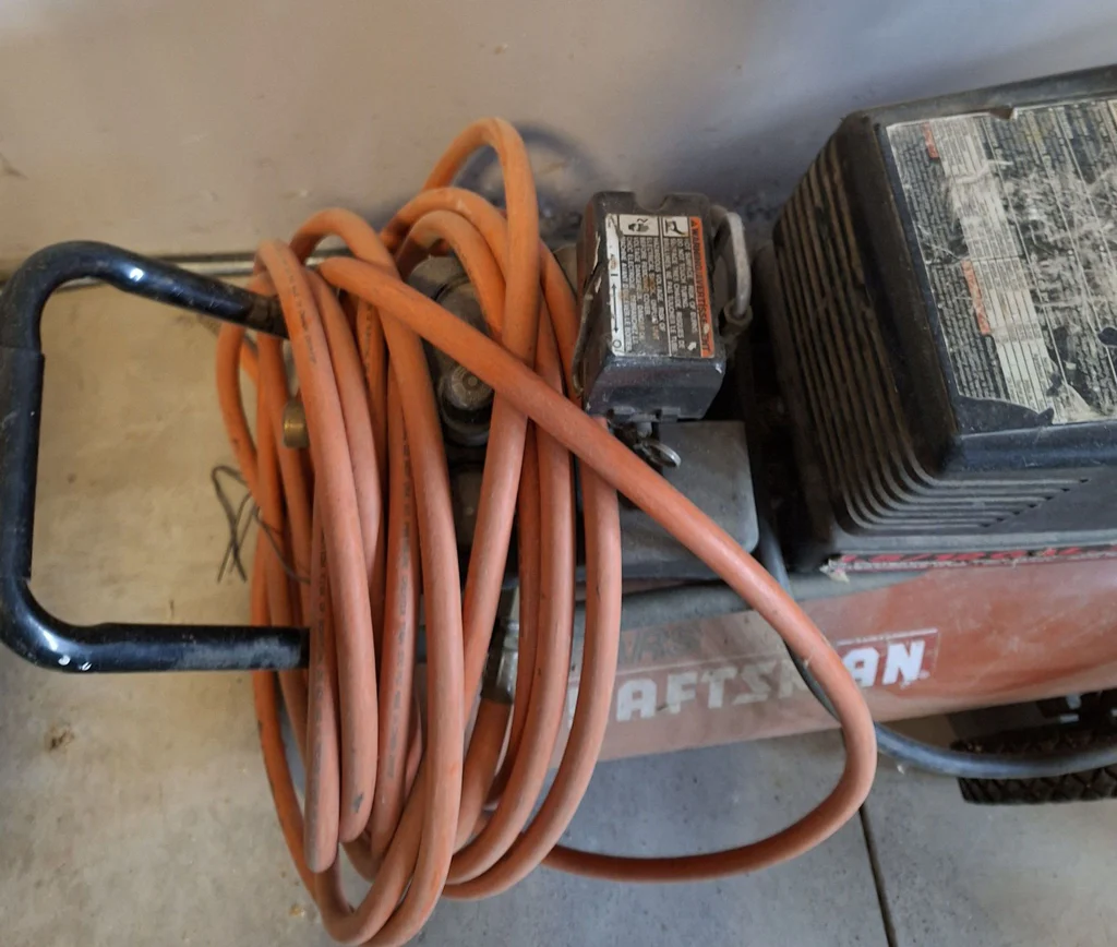 Craftsman 1.5 HP 12 Gallon Air Compressor - image 3 of 6