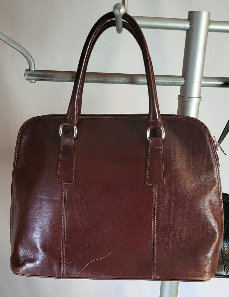 Lot of 2 Leather Purses • Etienne Aigner & Valentina - image 4 of 11