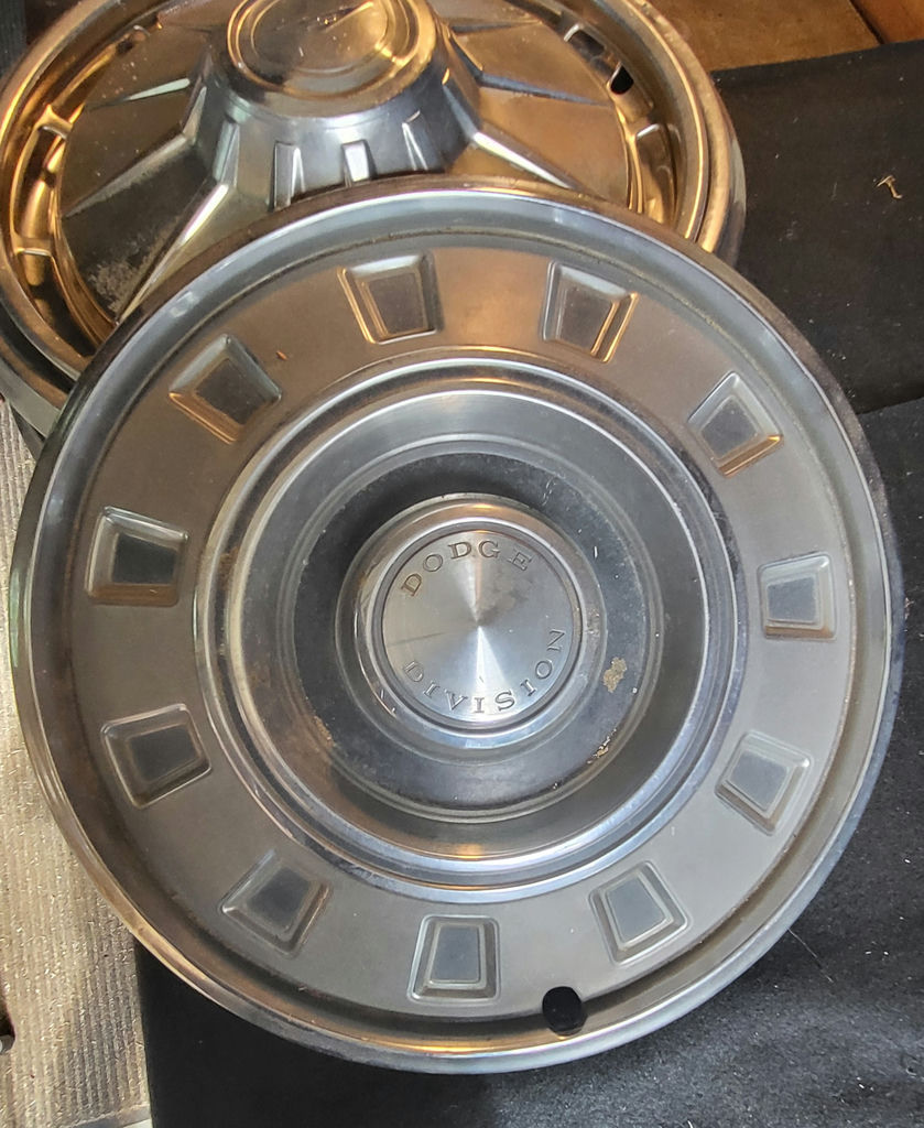 Lot of 7 Vintage Hub Caps - image 5 of 6