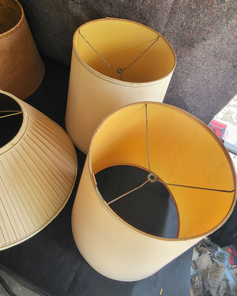 Lot of 5 Lampshades (1 Stiffel) - image 2 of 5