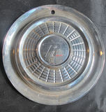 Lot of 7 Vintage Hub Caps - thumbnail 3 of 6