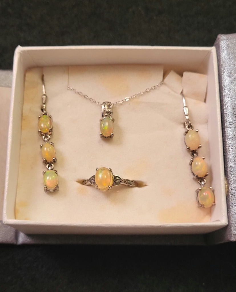Vintage Sterling & Opal Jewlery Matching Set - image 8 of 8