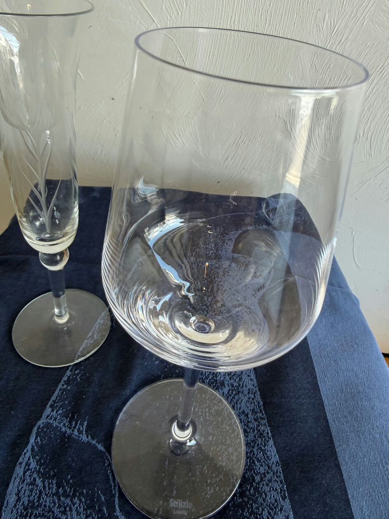 Glass stemware set: goblet, champagne flutes, and etched glass - image 5 of 6