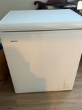 White Hotpoint chest freezer - thumbnail 1 of 3