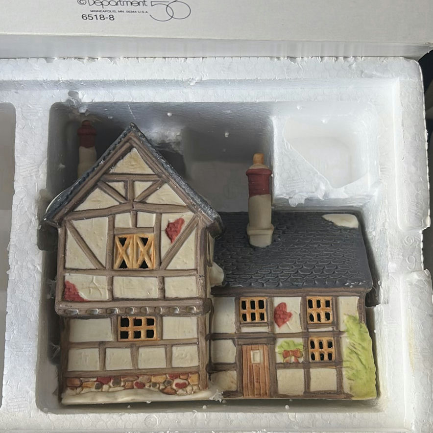 Heritage Village Collection porcelain miniature houses - image 7 of 9