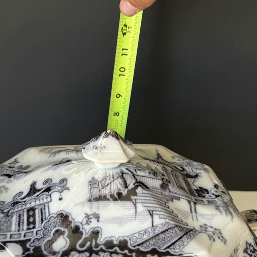Blue and white transferware lidded tureen with matching octagonal underplate - image 3 of 7