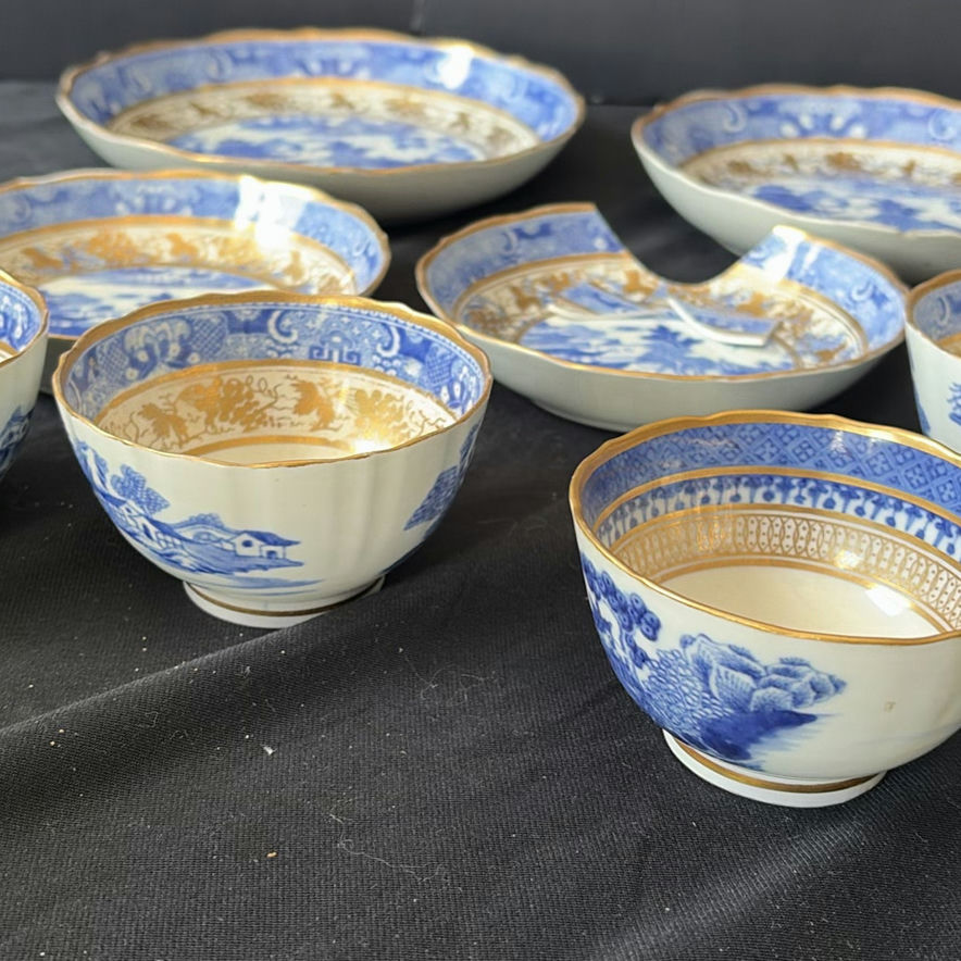 Blue and white porcelain bowls and plates with gold trim - image 6 of 7