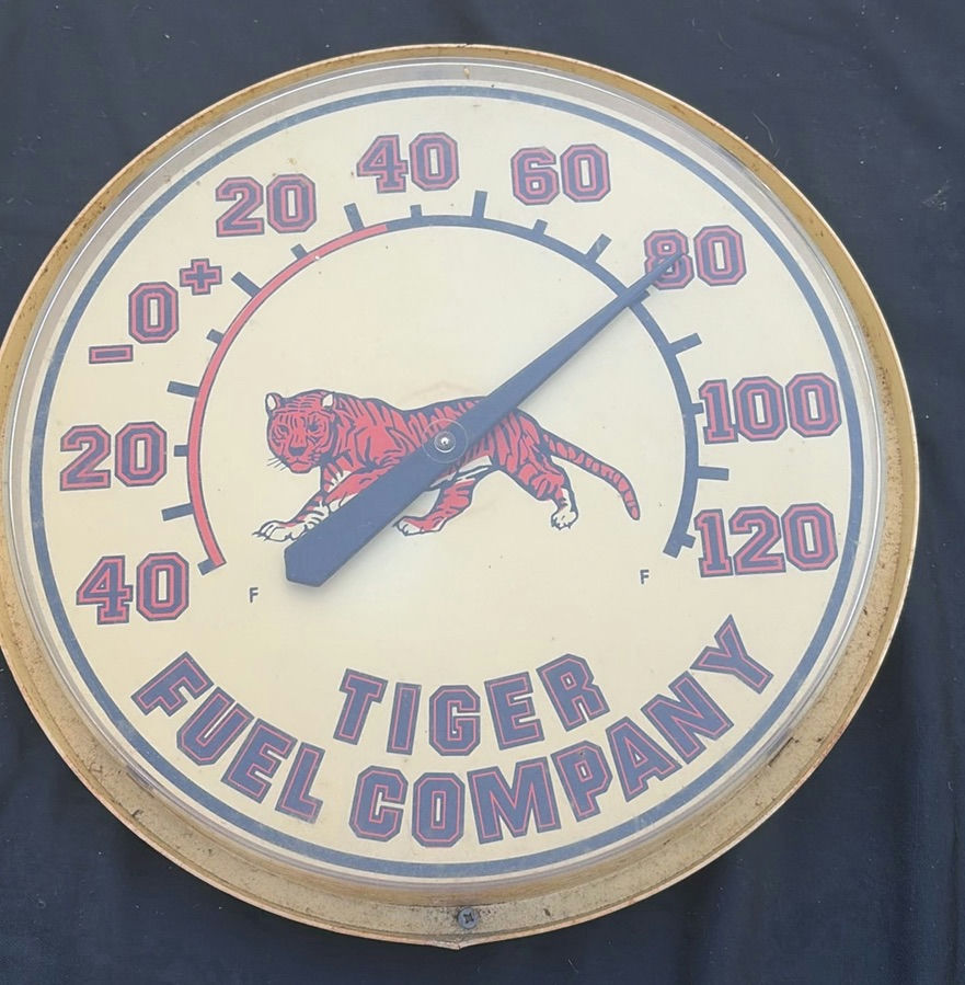 Round Tiger Fuel Company Advertising Gauge Sign - image 1 of 4
