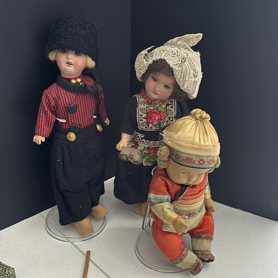 Assorted International Dolls, Masks, Figurines, and Decorative Items - image 6 of 8