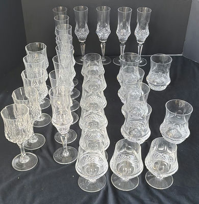 Crystal glassware collection with champagne flutes and tumblers - Image 1 of 6