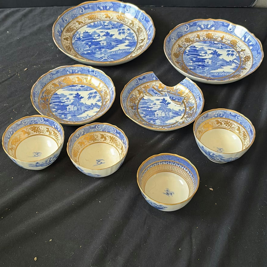 Blue and white porcelain bowls and plates with gold trim - image 4 of 7