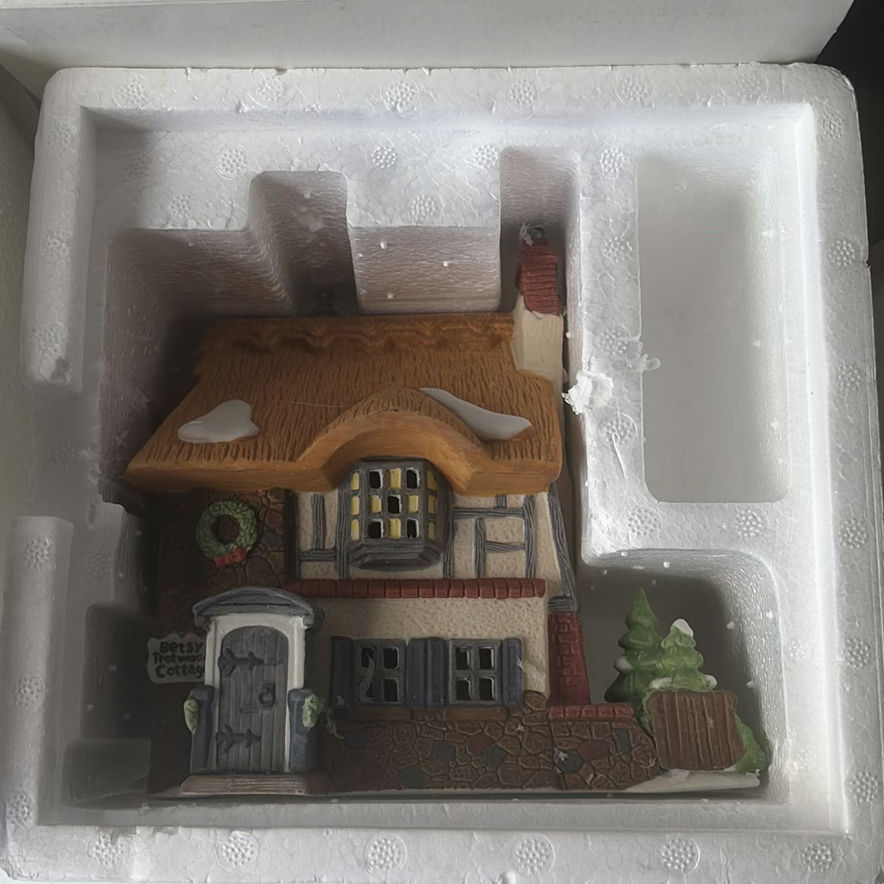 Dickens Village Collection hand-painted porcelain cottages - image 5 of 9
