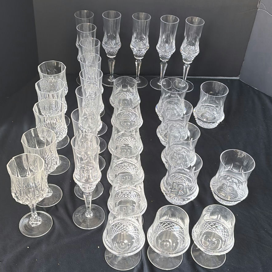 Crystal glassware collection with champagne flutes and tumblers - image 6 of 6