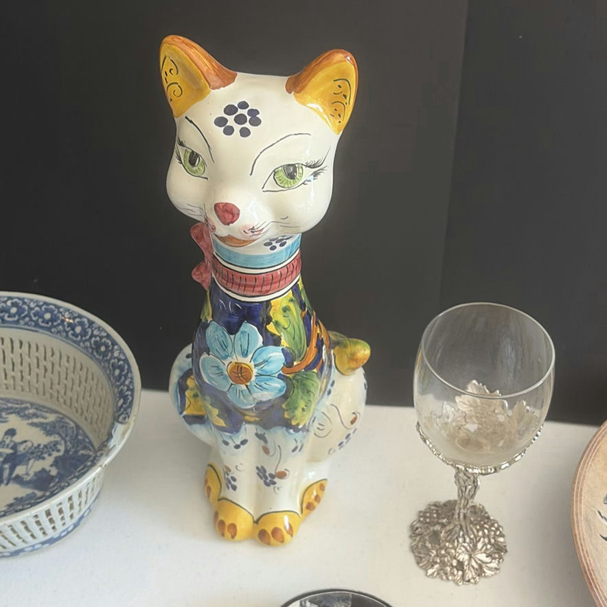 Assorted decorative ceramics, glassware, and wooden containers - image 18 of 19
