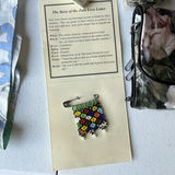 Assorted decorative glassware, jewelry, textiles, and accessories - thumbnail 2 of 10
