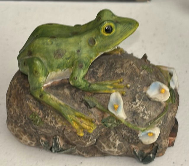 Assorted Glass Figurines and Mineral Decor Pieces - image 5 of 9