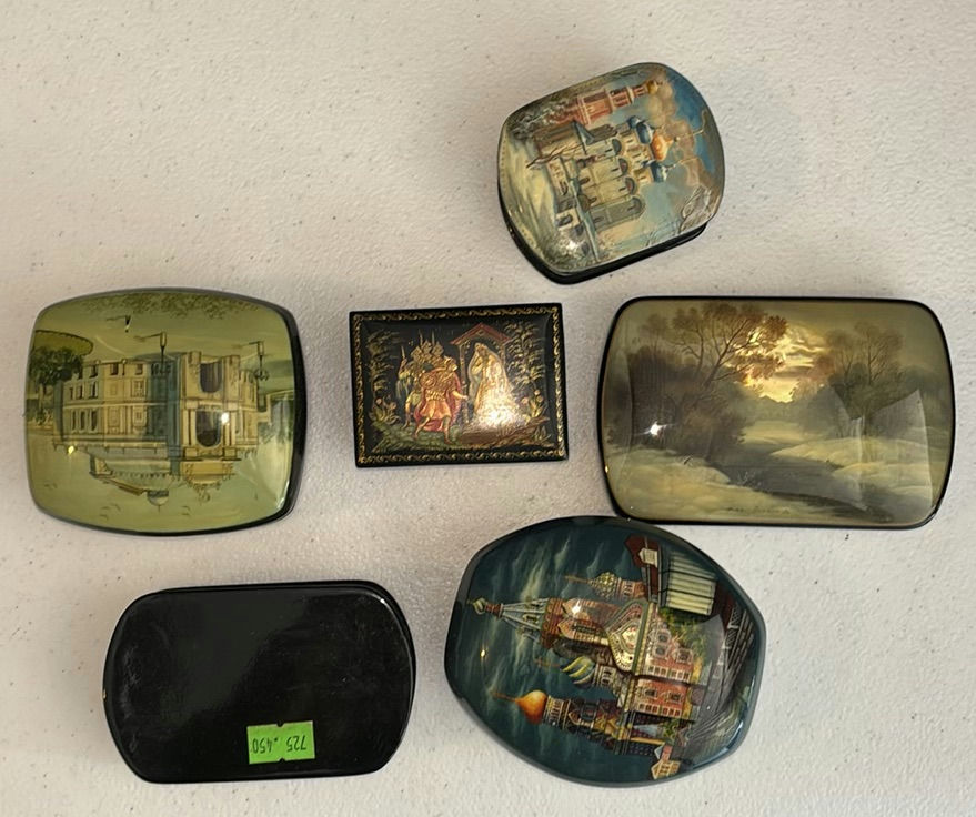 Collection of Russian Lacquer Boxes and Matryoshka Dolls - image 8 of 12