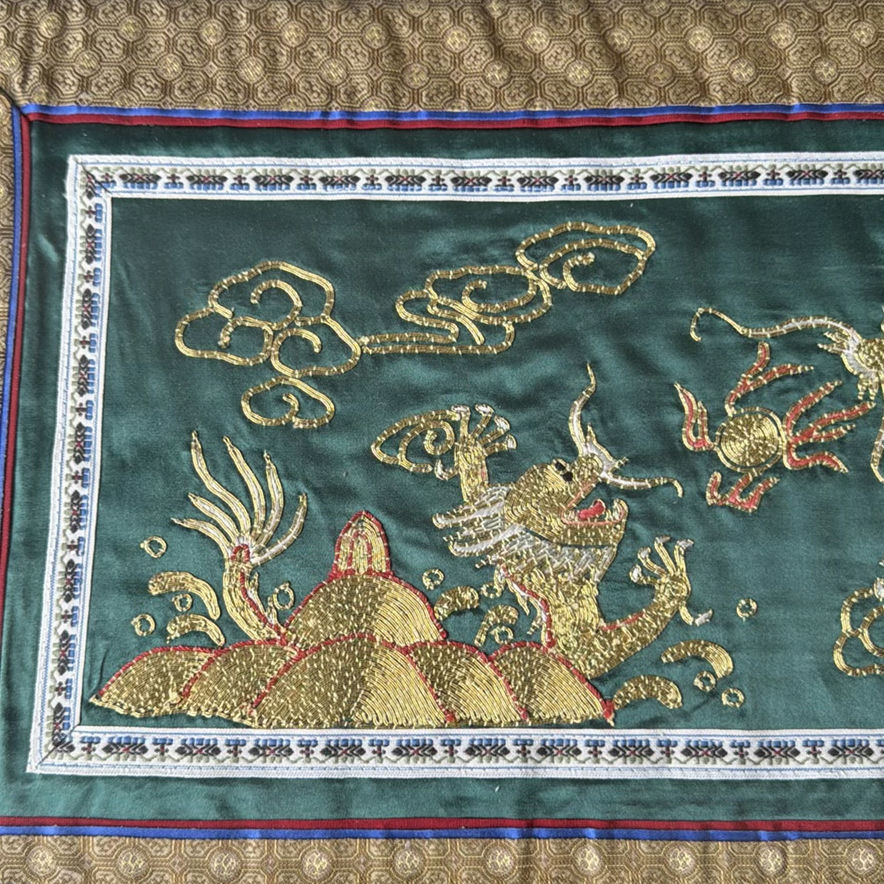 Two framed Chinese silk embroidery panels with dragon and folk scenes - image 4 of 9