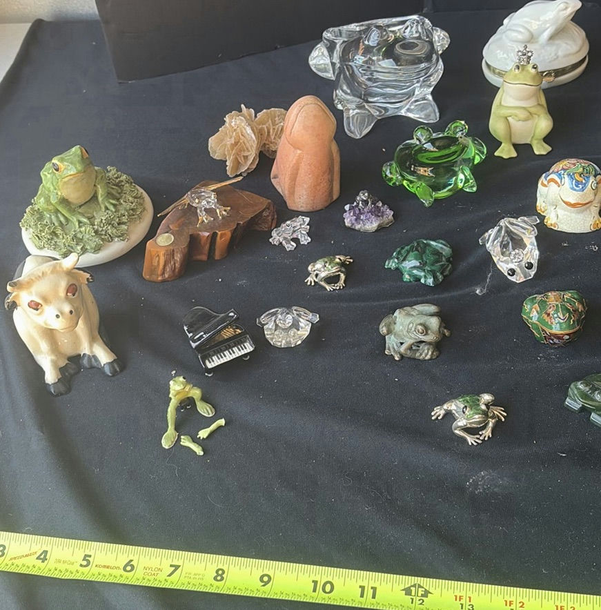 Frog Figurines and Crystal Specimens Collection - image 4 of 11