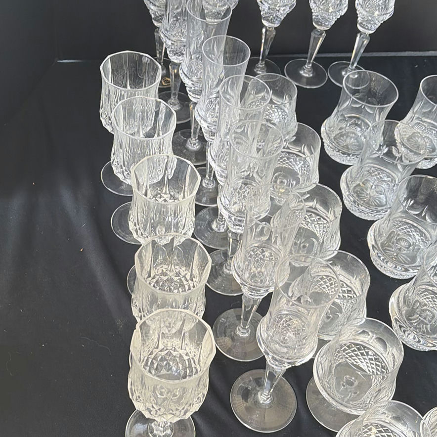 Crystal glassware collection with champagne flutes and tumblers - image 5 of 6
