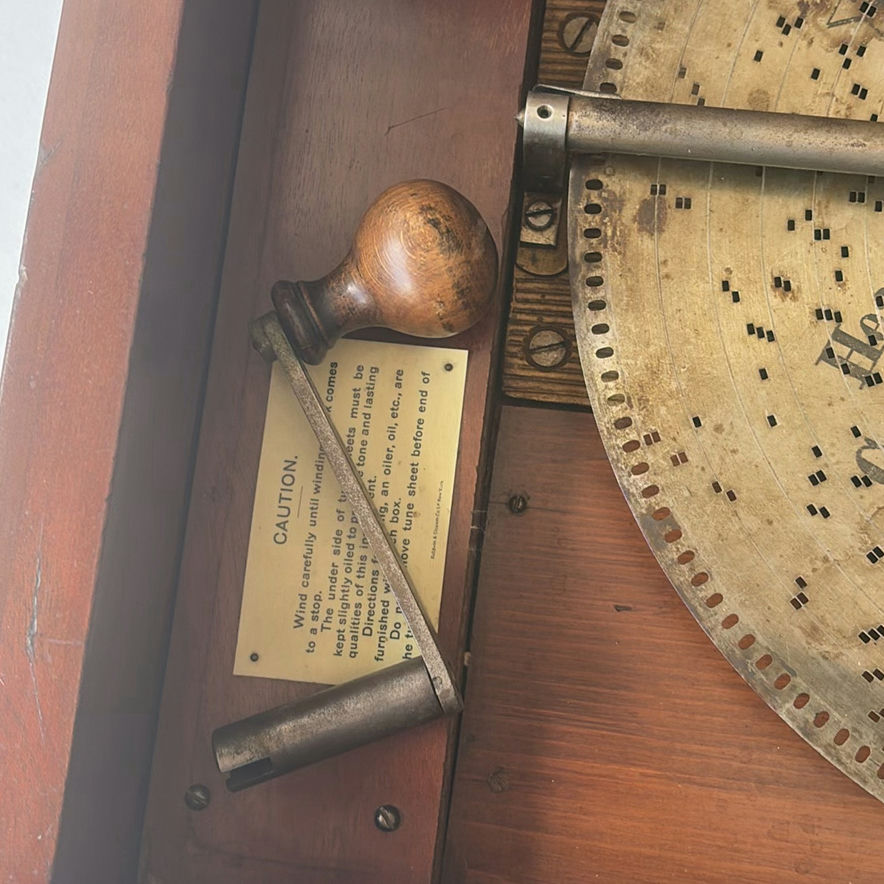 Stella mechanical disc music player in wooden cabinet - image 4 of 12