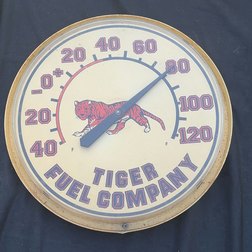 Round Tiger Fuel Company Advertising Gauge Sign - image 2 of 4