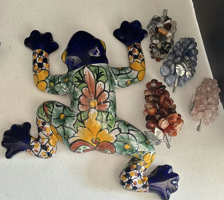 Hand-Painted Ceramic Cups, Decorative Frog Wall Hanging, and Stone Grape Cluster Ornaments - image 4 of 7