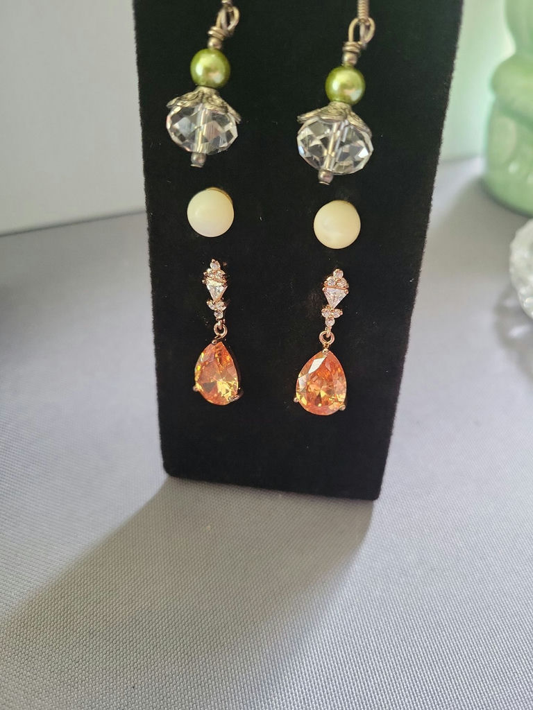 Assorted Jewelry Including Necklace, Earrings, and Rings - image 11 of 13
