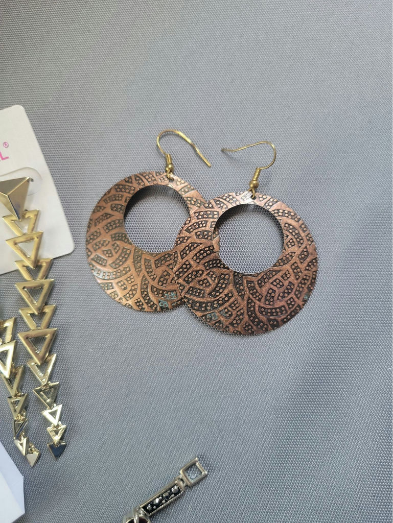 Assorted Costume Jewelry Collection - image 14 of 19