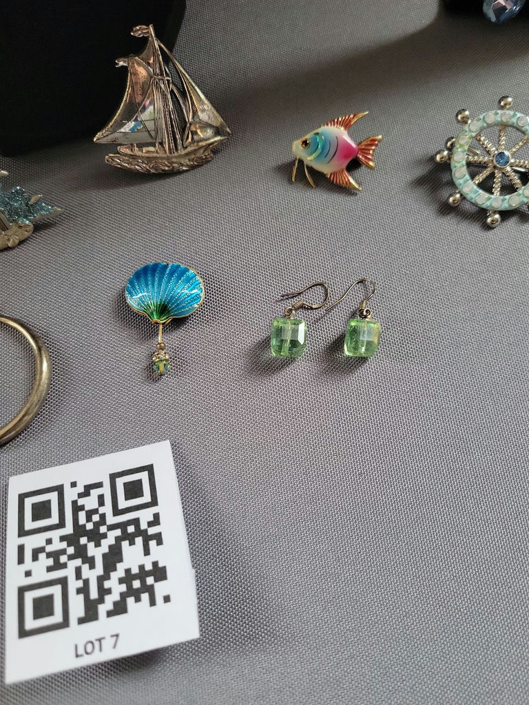 Assorted sea-themed jewelry collection - image 7 of 20