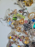 Mixed Costume Jewelry Lot - thumbnail 13 of 19