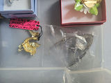 Assorted Brooches and Pins in Boxes - thumbnail 18 of 21