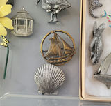 Assorted pins and brooches - thumbnail 16 of 21