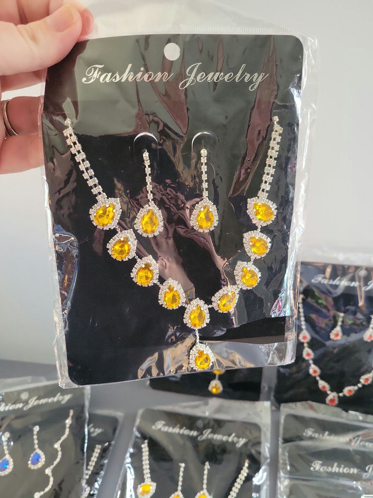 Assorted fashion jewelry sets with colored gemstones - image 4 of 8