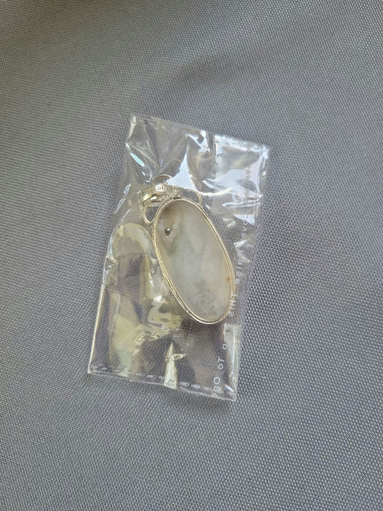 Assorted jewelry collection with pendants and earrings - image 7 of 12