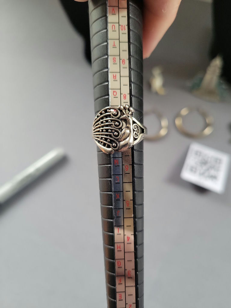Assorted sea-themed jewelry collection - image 15 of 20