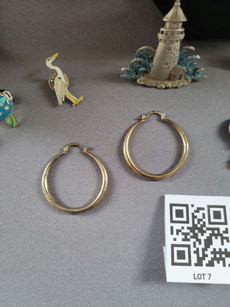 Assorted sea-themed jewelry collection - image 2 of 20