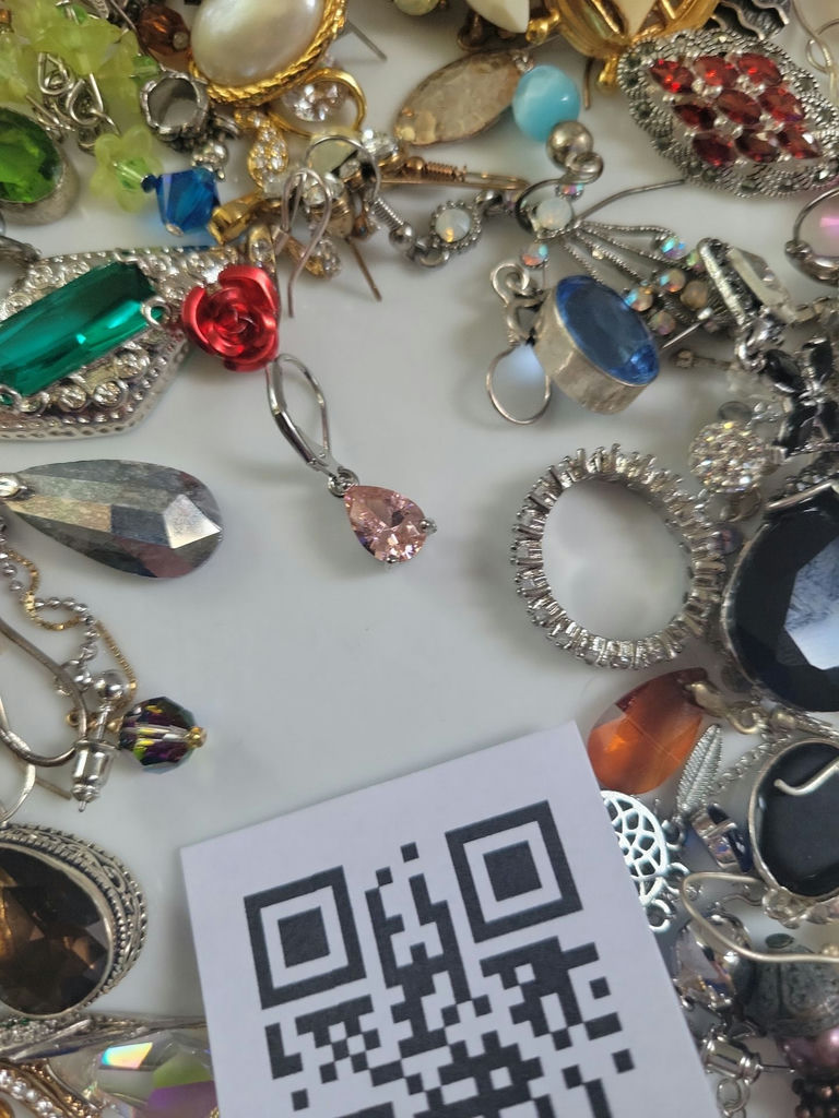 Mixed Costume Jewelry Lot - image 6 of 19