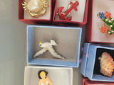 Assorted pins and brooches - thumbnail 7 of 21