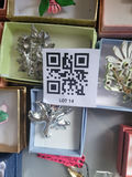 Assorted Brooches and Pins in Boxes - thumbnail 20 of 21