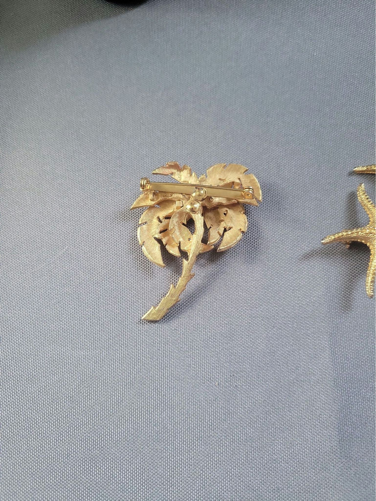 Gold-tone palm tree, starfish, and lighthouse pins - image 4 of 9