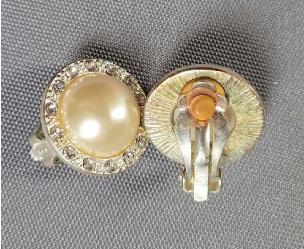 Pearl Jewelry Collection (Necklaces, Bracelets, and Earrings) - image 12 of 19