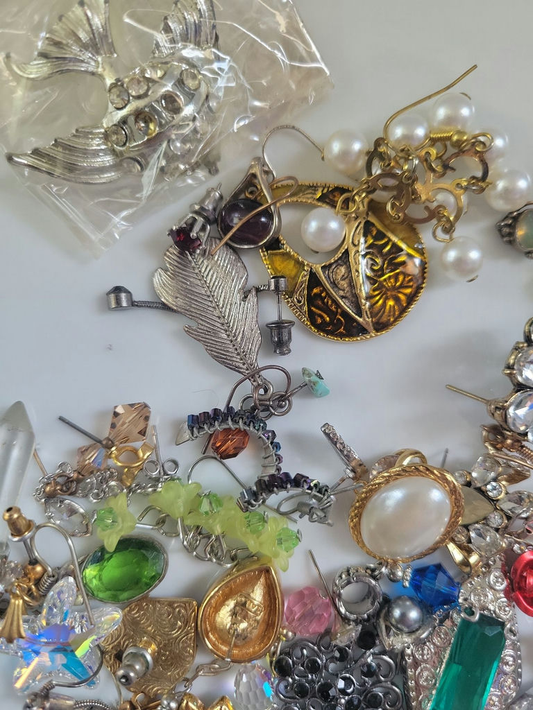 Mixed Costume Jewelry Lot - image 12 of 19