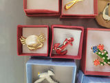 Assorted pins and brooches - thumbnail 6 of 21