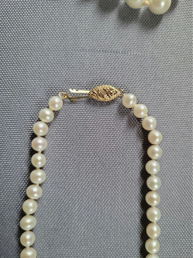 Pearl Jewelry Collection (Necklaces, Bracelets, and Earrings) - image 9 of 19