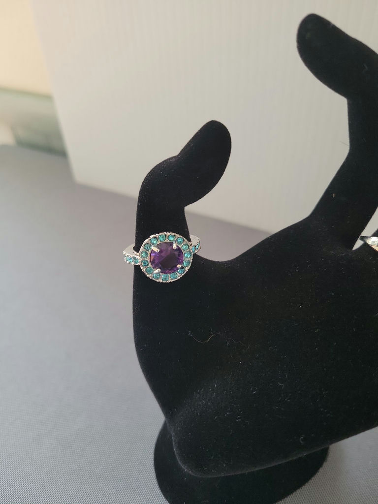 Assorted jewelry collection: rings, earrings, and pendant necklace - image 3 of 15