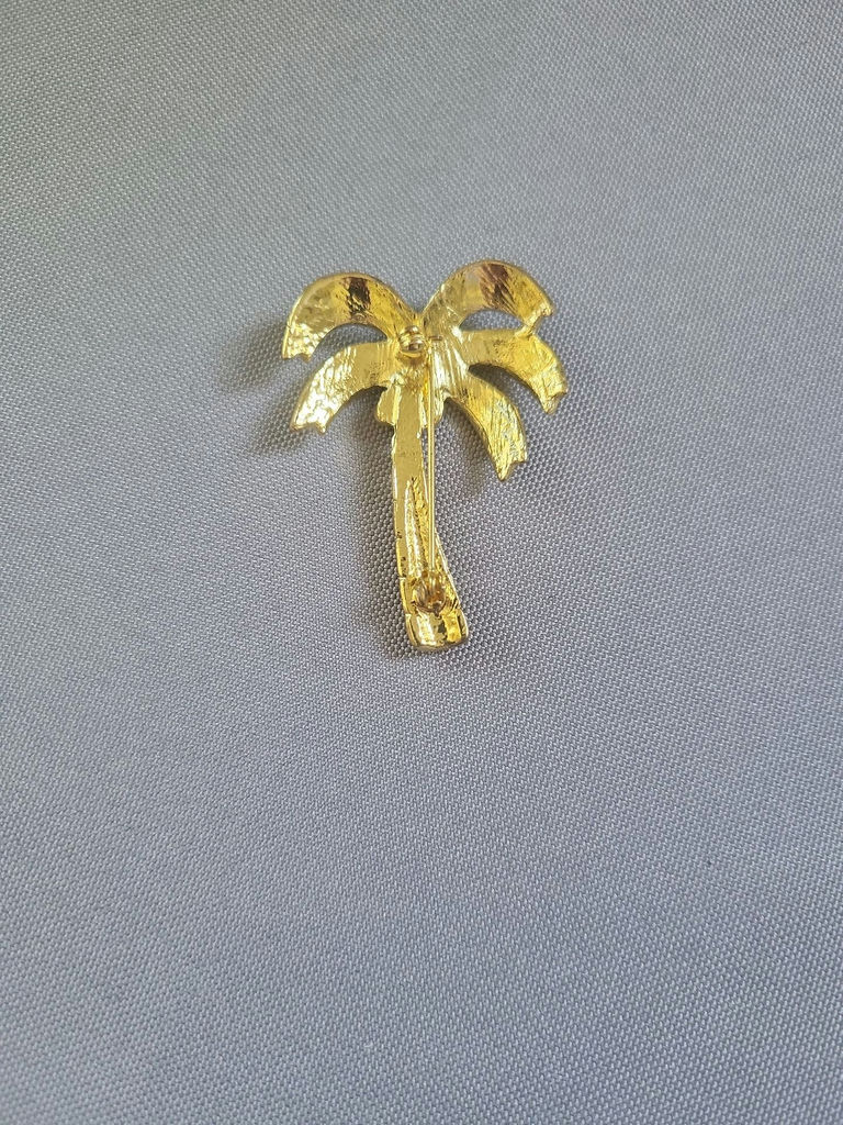 Betsy Johnson assorted jewelry pins and pendants - image 3 of 10