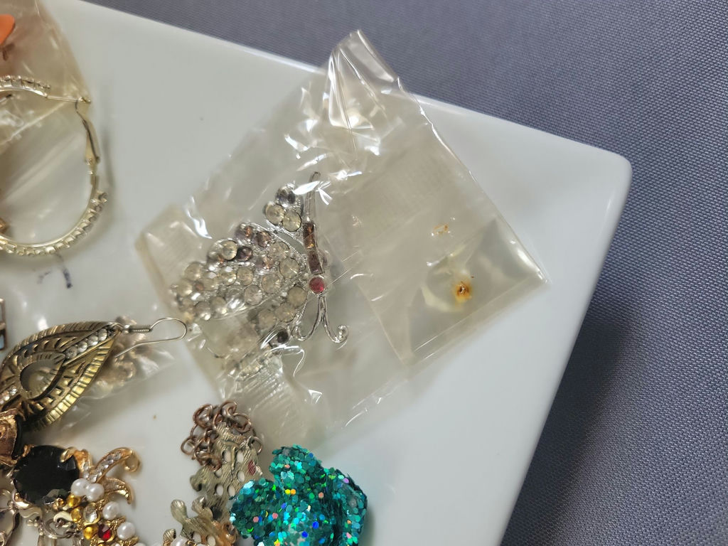 Mixed Costume Jewelry Lot - image 10 of 15
