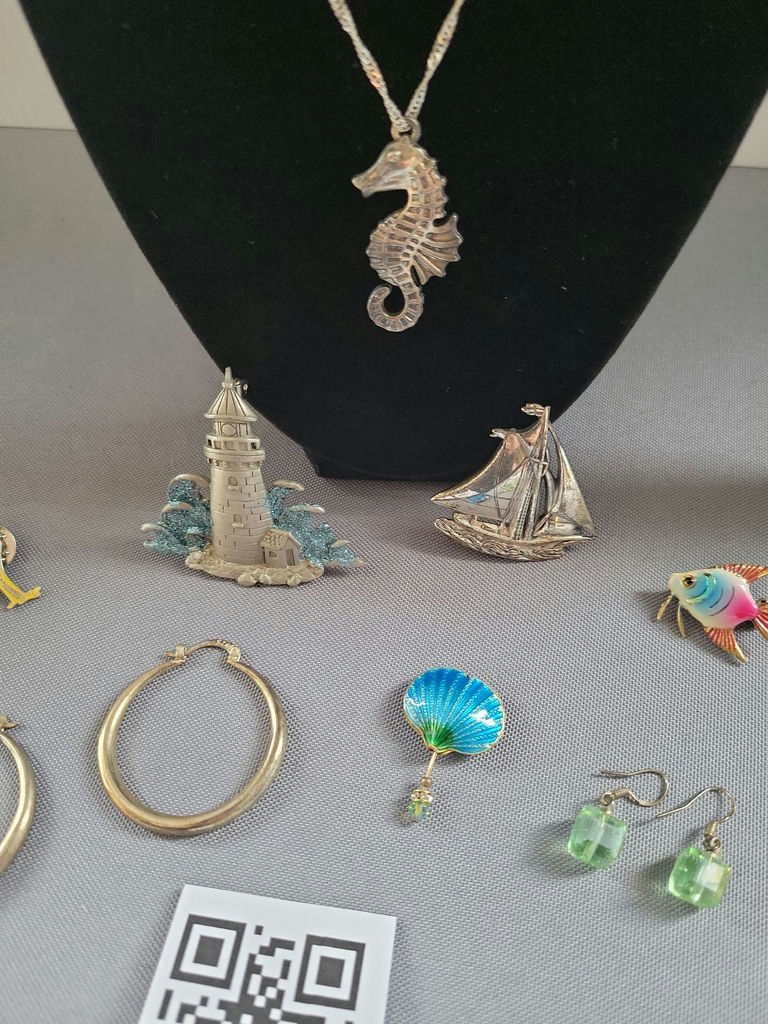 Assorted sea-themed jewelry collection - image 6 of 20